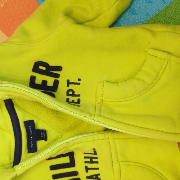 Two Tommy infant sweaters - Picture 6 of 7